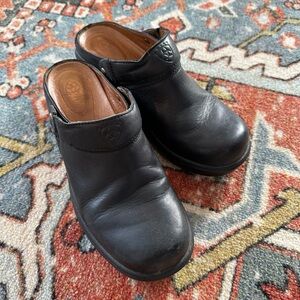 Ariat Santa Cruz Black Genuine Leather Clog Mule Granola Slip On Western Cowgirl